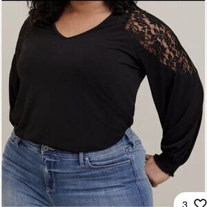 TORRID LONG SLEEVE LACE-VNeck Blouse Top/Shirt Studio Knit
Size 0/Large/12